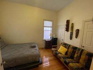 2 Schlafzimmer, Schreibtisch, Bügeleisen/Bügelbrett, kostenloses WLAN