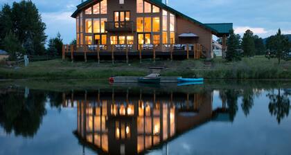 Grand lac face w / propre quai et vue sur la montagne. Capacité 20 Certificat VR19-379