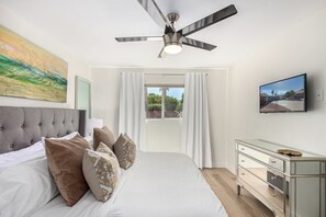 Room - Quiet Scottsdale Retreat ~ 3BR ~ FirePit, Garage, EV Charging ~ Prime Location (Scottsdale)