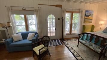 TV connectée, lecteur de DVD, livres, vidéothÚque