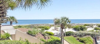 Find out what our guests love about this beautiful, oceanfront condo.