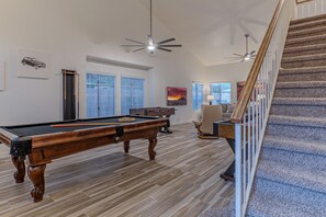 Game room - Painted Mt GOLF Course Views, Heated POOL, King Beds & TVs All BRs, 2 Bikes (Mesa)