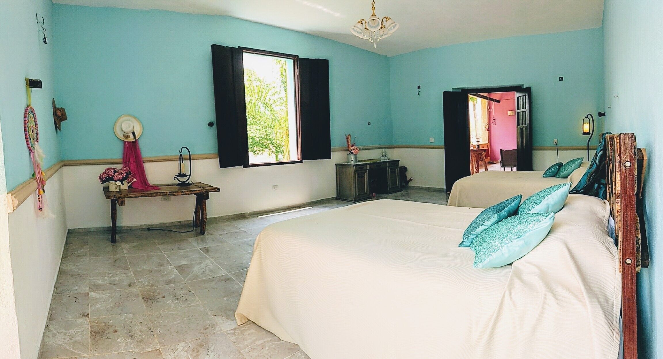 4 bedrooms, iron/ironing board, bed sheets