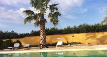 Sicilian villa with pool