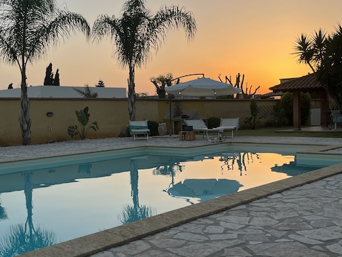 Sicilian villa with pool