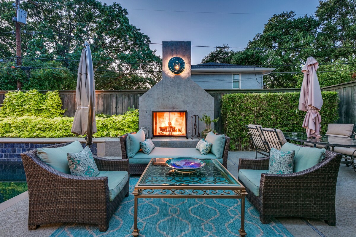 Oasis in the Heart of the City - Private Pool, Spa, & Wood-burning Fireplace