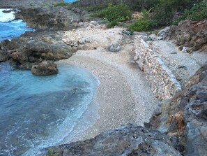 沙滩椅、沙滩毛巾