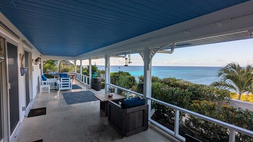 Gorgeous Private Pool And Ocean Views Await!