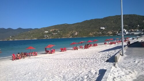 Arraial season 2. Beach of the Angels to 200m! Air conditioning and wi-fi.