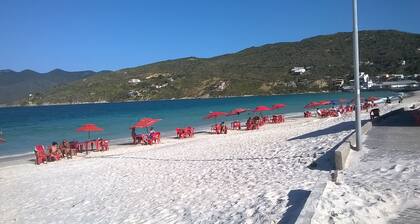 Arraial season 2. Beach of the Angels to 200m! Air conditioning and wi-fi.