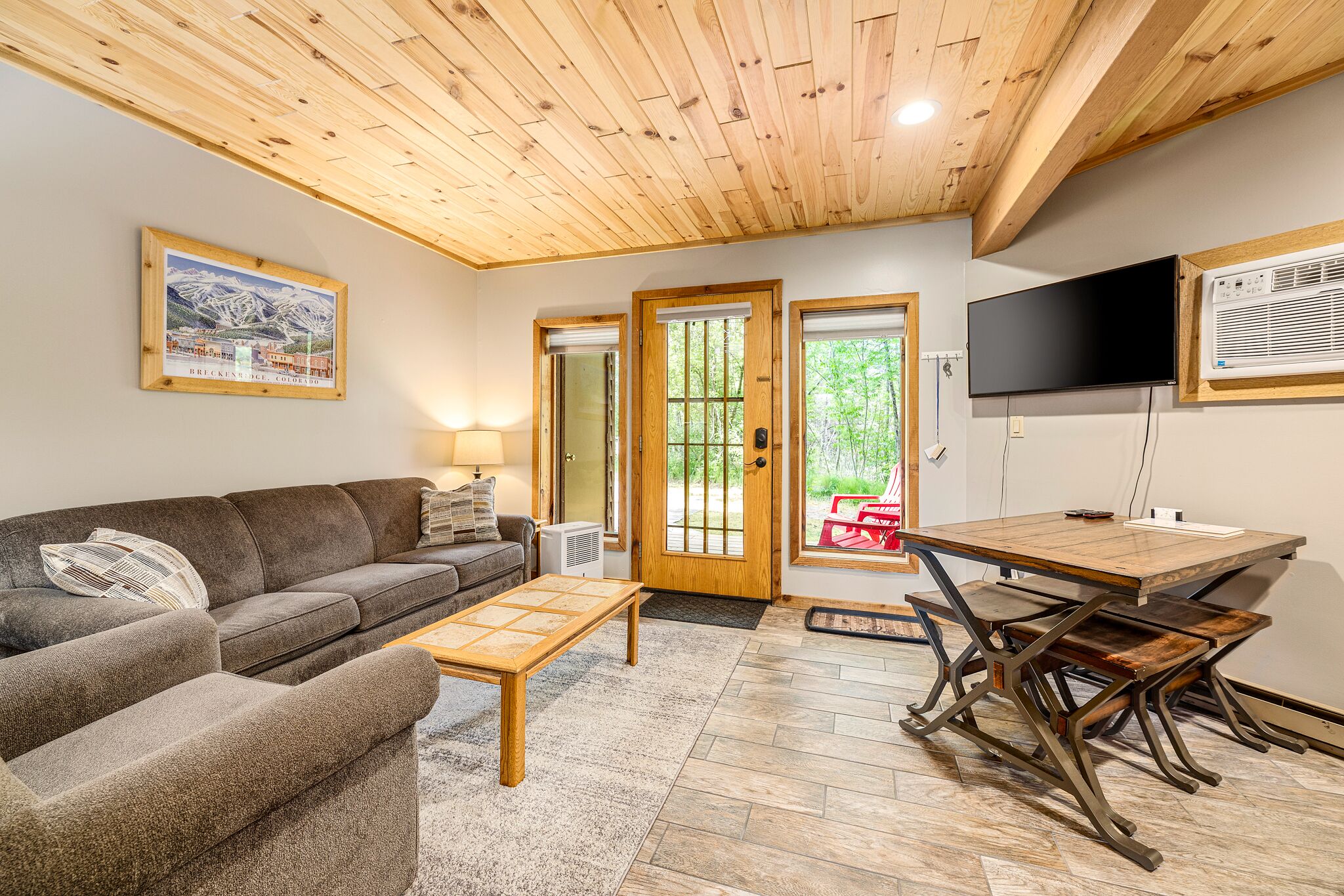  1 bedroom KING bed. sleeps 3. must see!