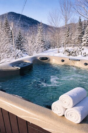 Bain à remous extérieur