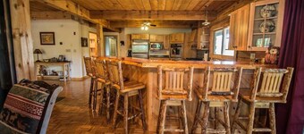 Large, Spacious Log Cabin home in the White Mountains, Pet friendly!