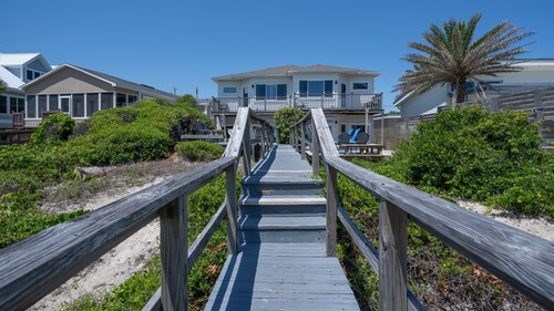 The Beach is Your Backyard! (Entire 6 bdrm duplex)