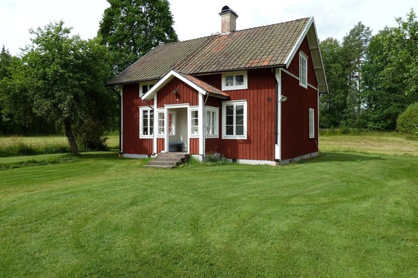 The front of our house! With a huge lawn around it!
