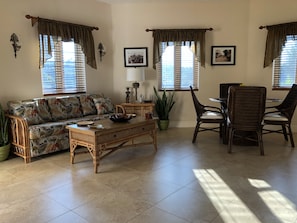 TV, books - New Listing! Nature's Ridge. Relaxing Vacation In The Lush Tropical Rain Forest (FREDERIKSTED)