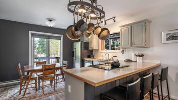 Frigorífic, microones, forn i placa de cuina