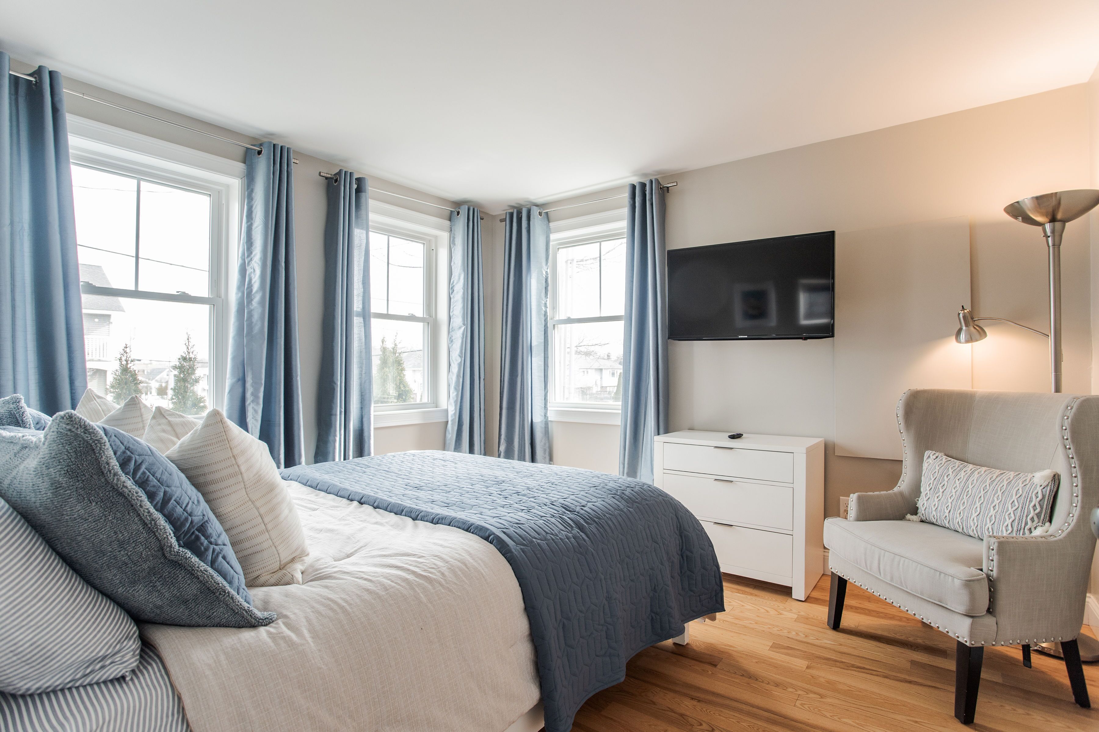 Stunning High End Home on the Bluff with Ocean Views