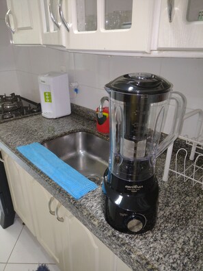 Fridge, microwave, oven, stovetop - Beautiful apartment with excellent infrastructure and comfort, close to everything... (Cabo Frio)