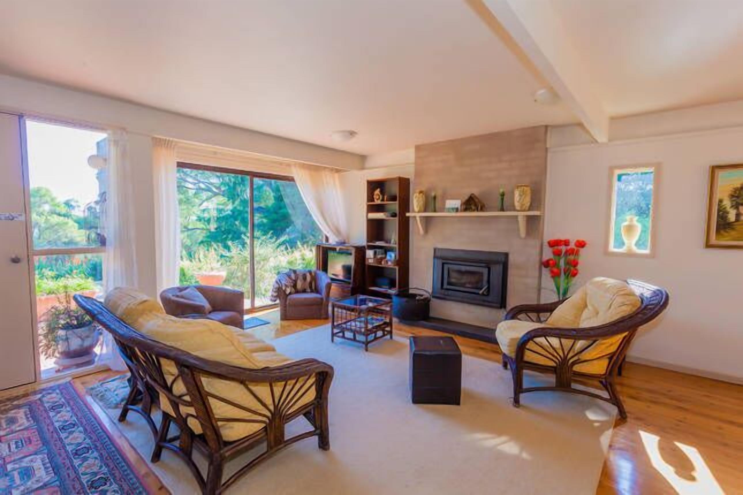 Sutton Tops Cottage located in Sutton Forest