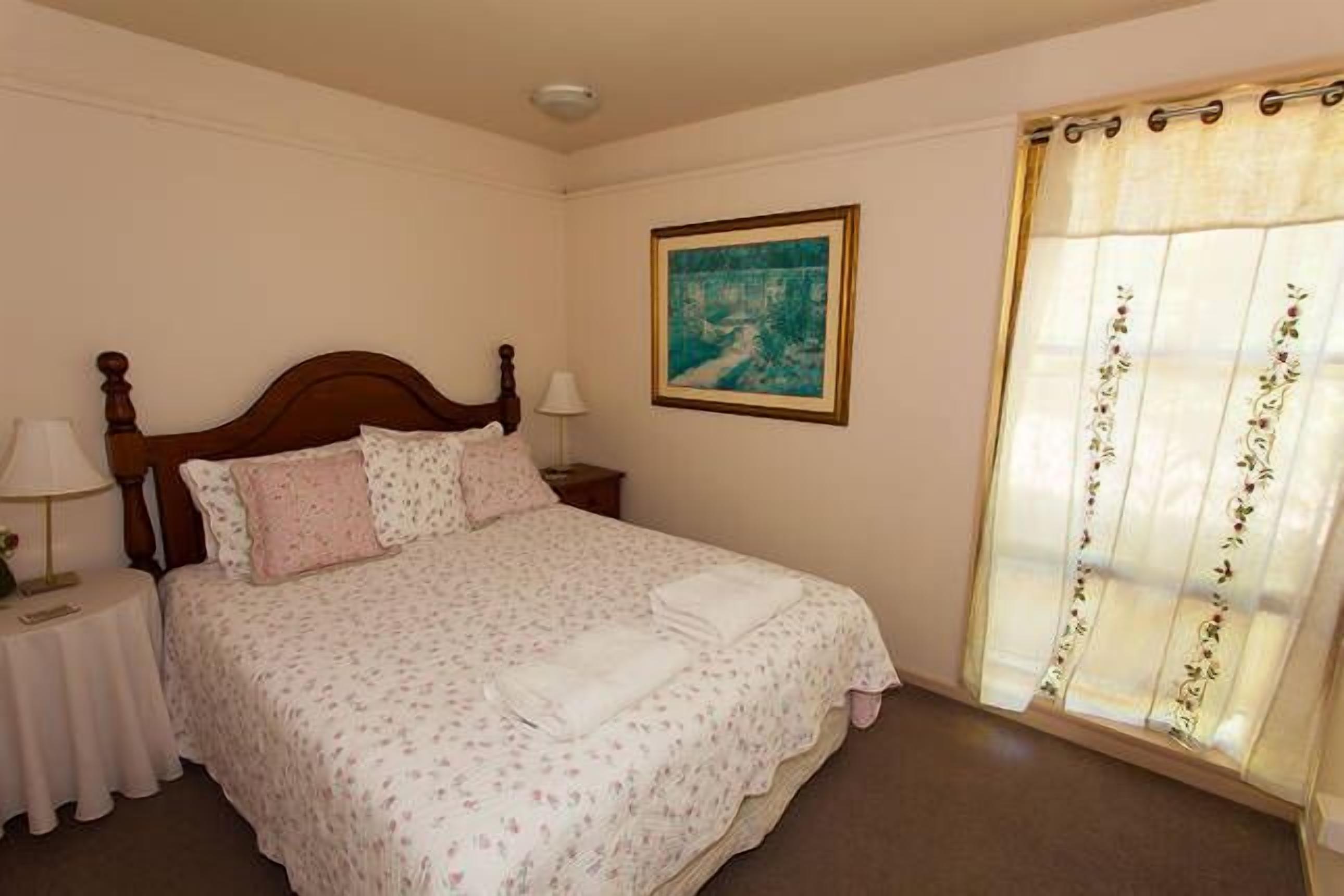 Sutton Tops Cottage located in Sutton Forest