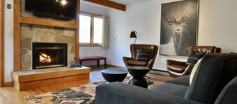 Immaculate Updated Condo, 5 Minutes from Skiing! 