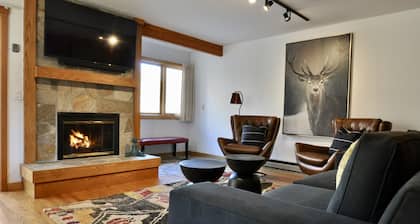 Immaculate Updated Condo, 5 Minutes from Skiing!