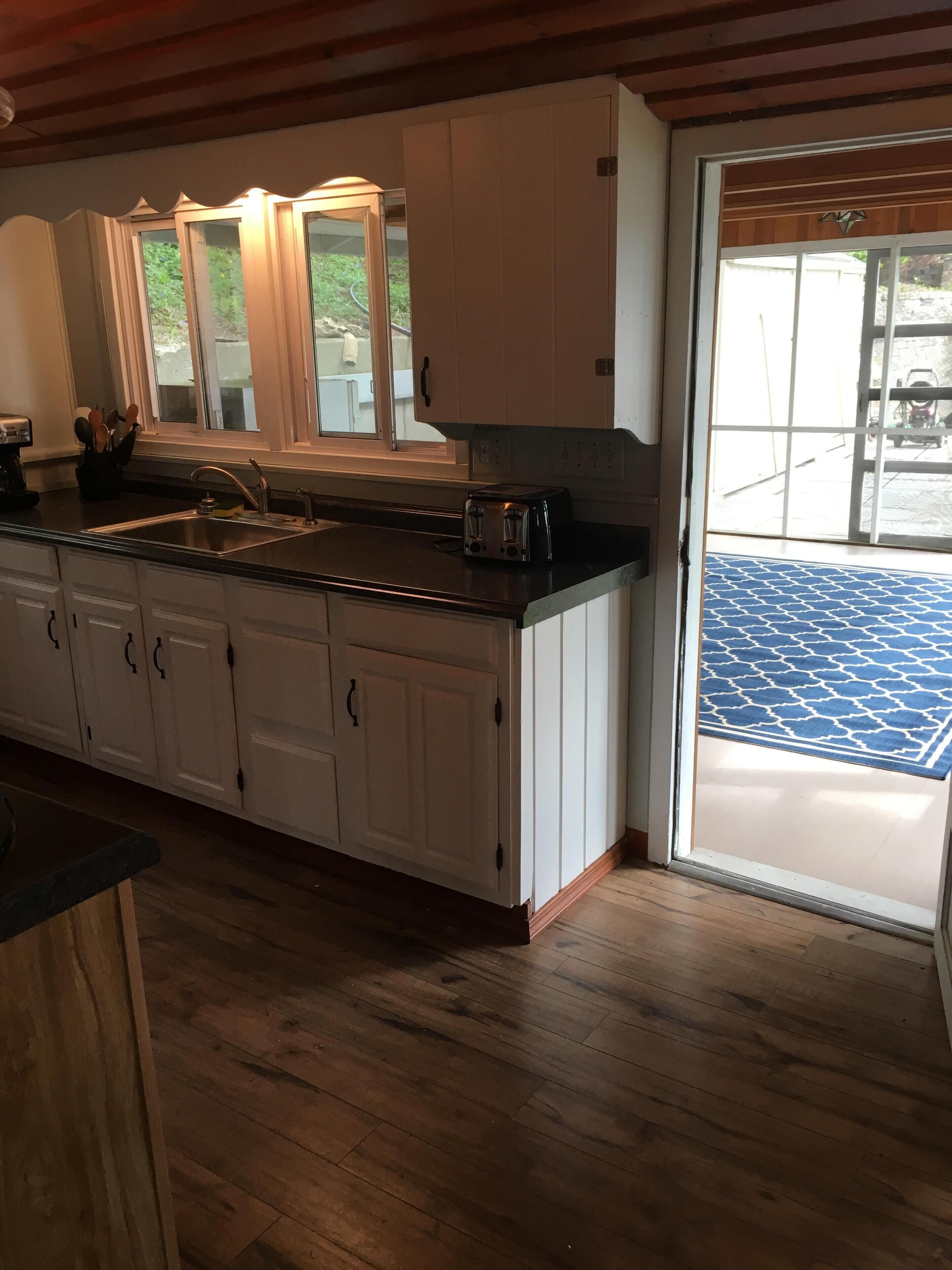 Charming new lakefront rental with beautiful sunsets on the east side of Keuka