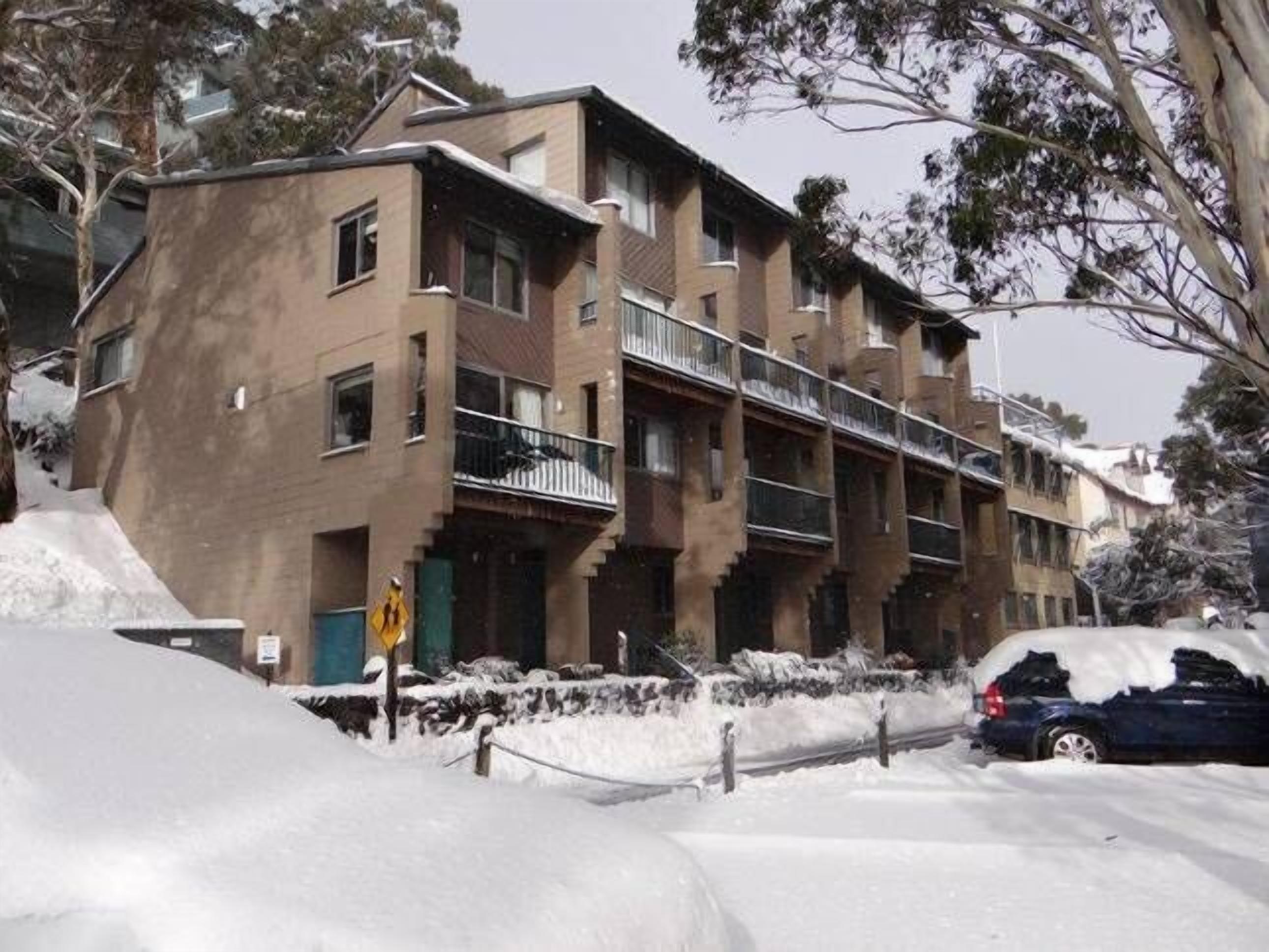 Three Story Apartment - Warrina 7 — image 13