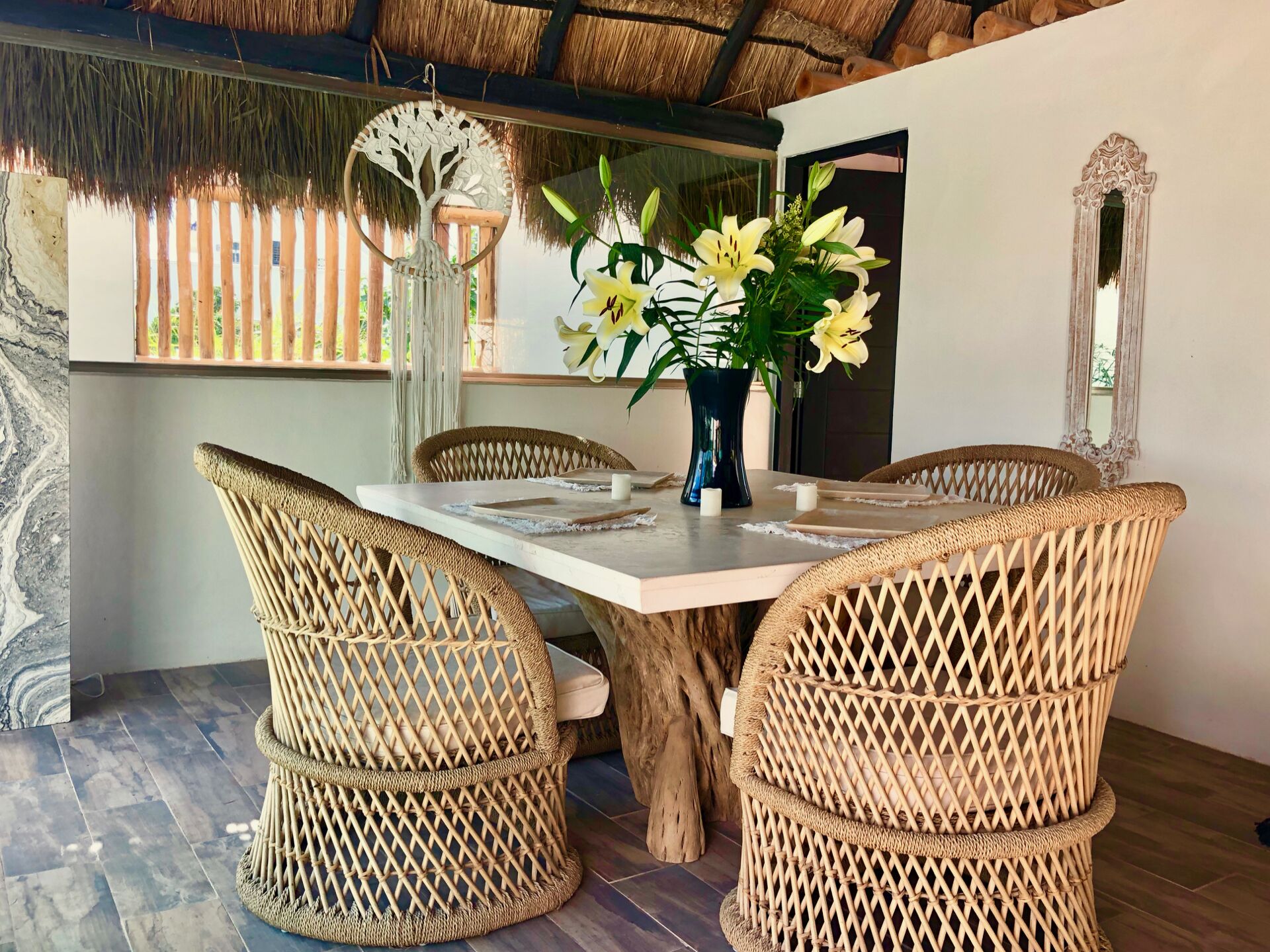 Newly Remodeled 2 bedroom ocean view house, indoor/outdoor living & private pool