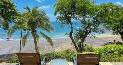 Villa Mariposa N°10 - Luxury Beachfront Escape, Private, Steps to Beach & Pool