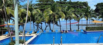 Villa Mariposa N°10 - Luxury Beachfront Escape, Private, Steps to Beach & Pool