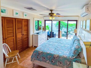 3 bedrooms, in-room safe, desk, iron/ironing board