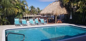 Piscine extérieure, piscine chauffée