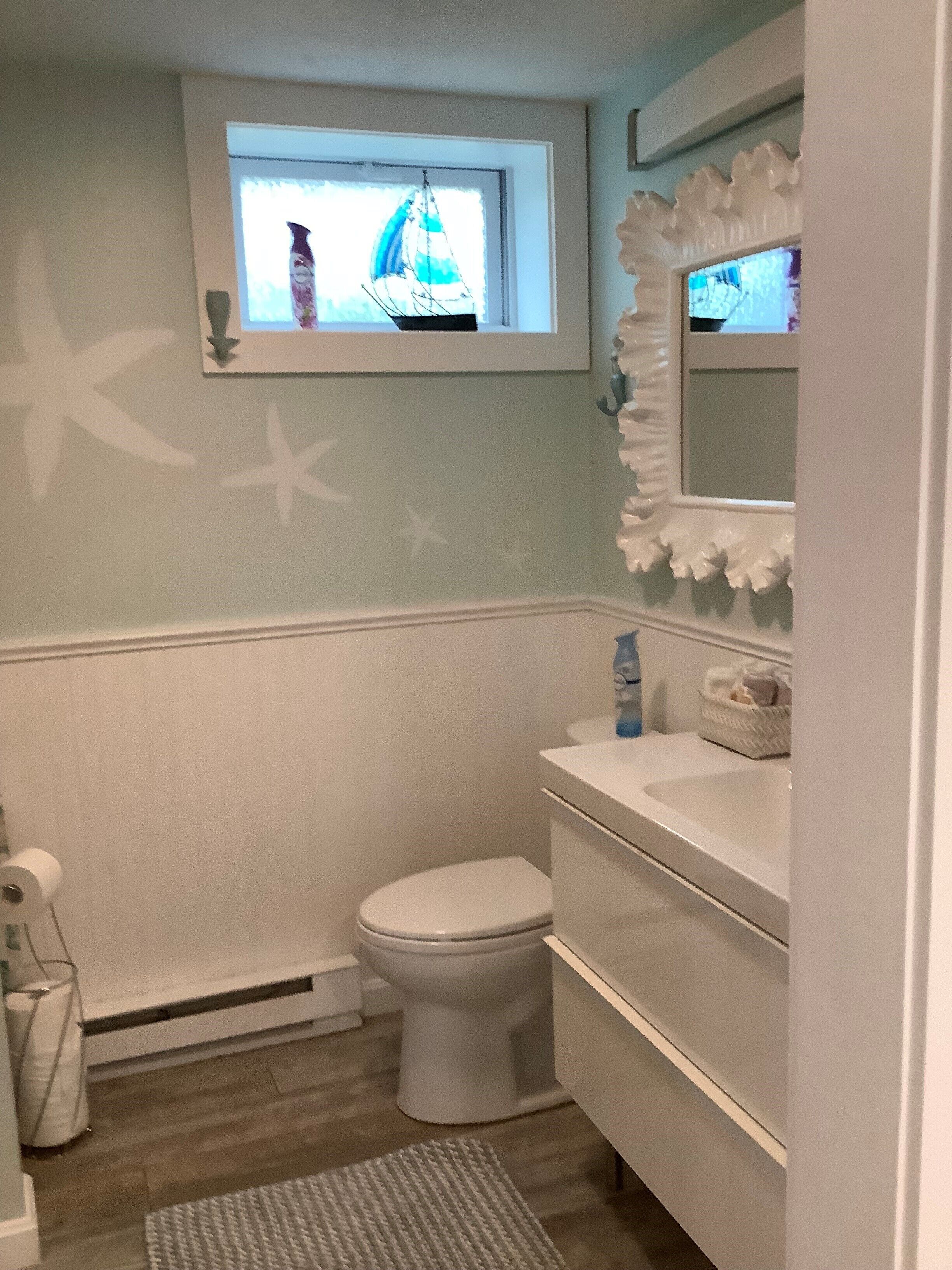 Coastal/modern condo, walking distance to beautiful sandy beach.