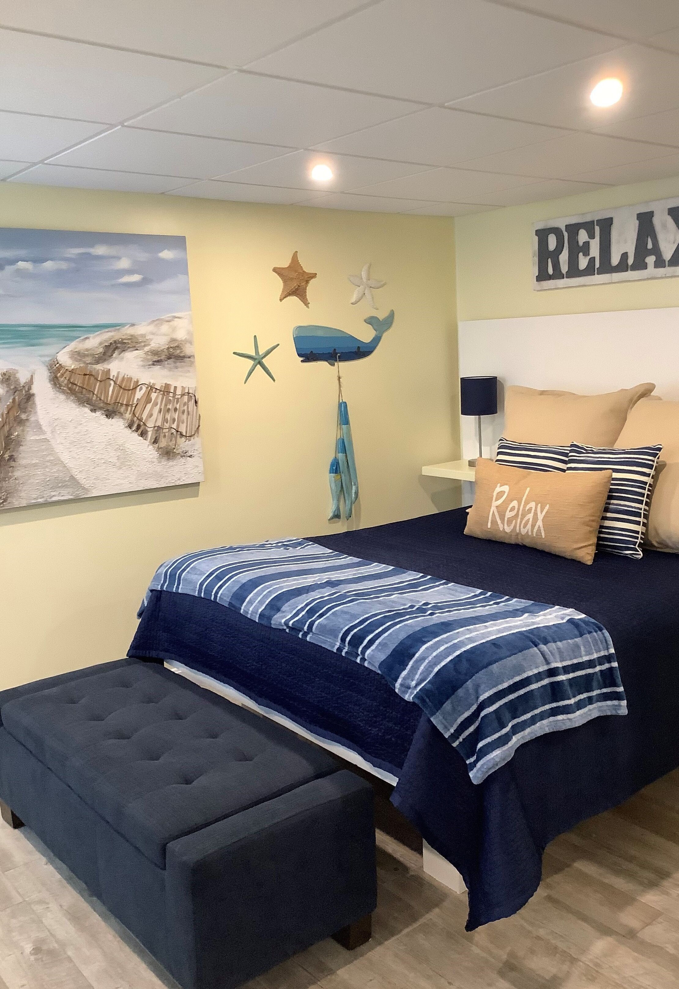 Coastal/modern condo, walking distance to beautiful sandy beach.