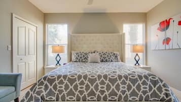 2 bedrooms, iron/ironing board, free WiFi, bed sheets