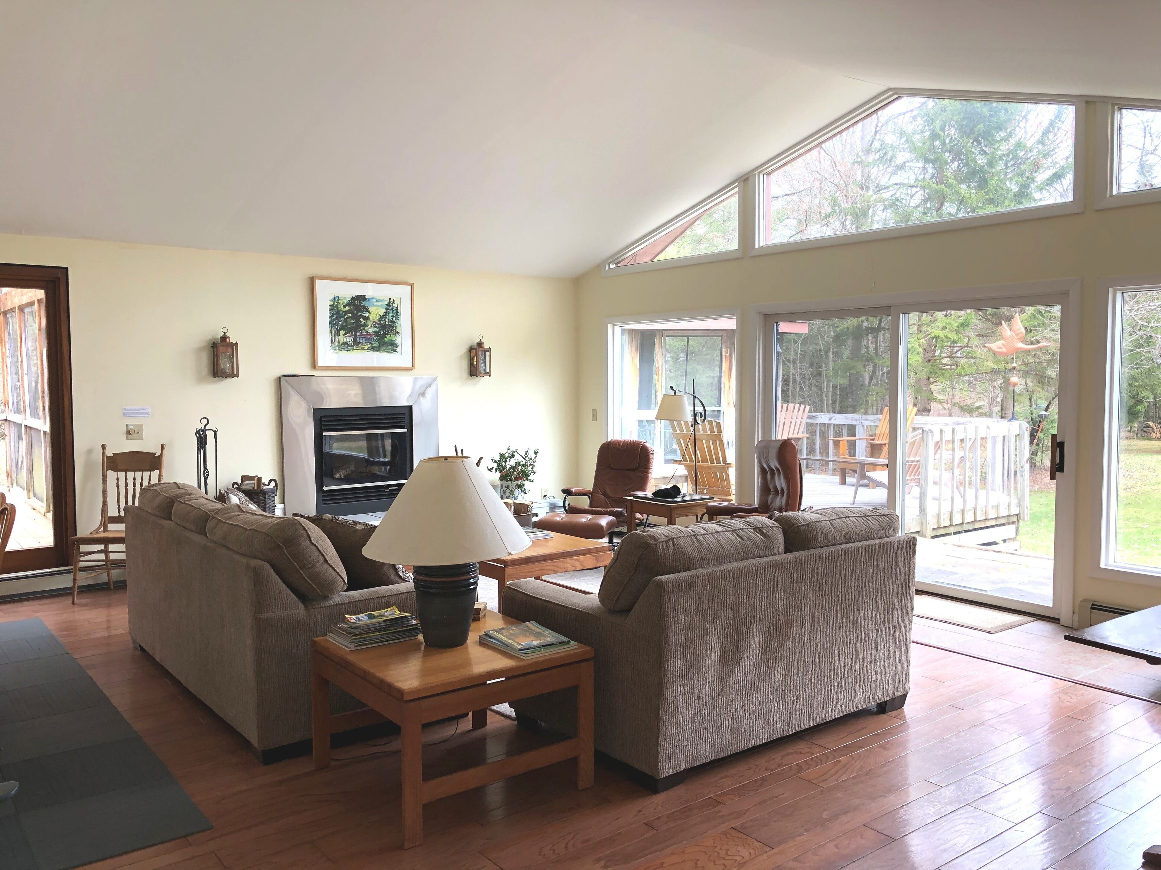 Beautiful lakefront home, 20 acre private lot. Close to Stowe and Jay Peak