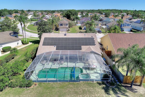 Outdoor pool, a heated pool - Secluded Luxury Pool Home, Close to Disney w/ Oversized pool Special offers now (Kissimmee)