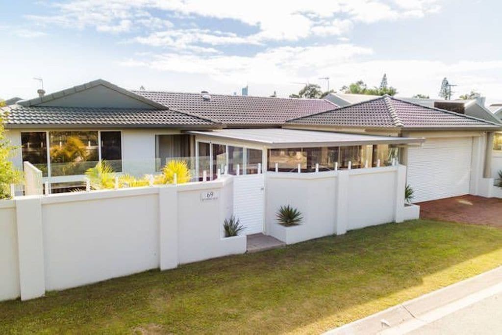 New to market - Wonderland Waterfront - centrally located home in wide water