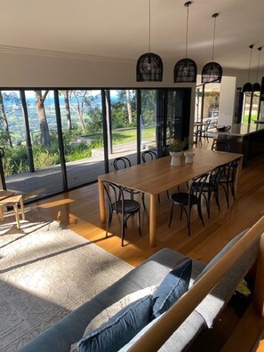 Dining - Escarpment - Bush to beach views (Berry)