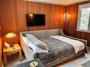 3 habitaciones, escritorio, tabla de planchar con plancha y wifi gratis 