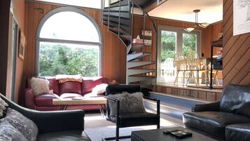 Smart-TV, Kamin, Musikbibliothek, Stereoanlage