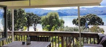 Beachfront hideaway in Ruffins Bay