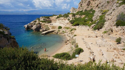 Villa Limni
An Oasis between Sea and Lake