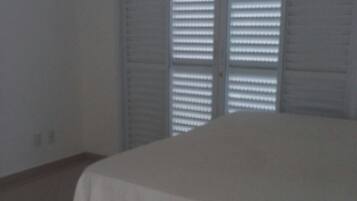 4 quartos, ferros/tábuas de passar roupa, Wi-Fi de cortesia