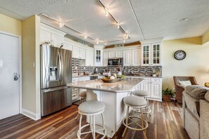 Microwave, dishwasher, coffee/tea maker, toaster