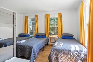 9 chambres, fer et planche à repasser, lit parapluie, Wi-Fi