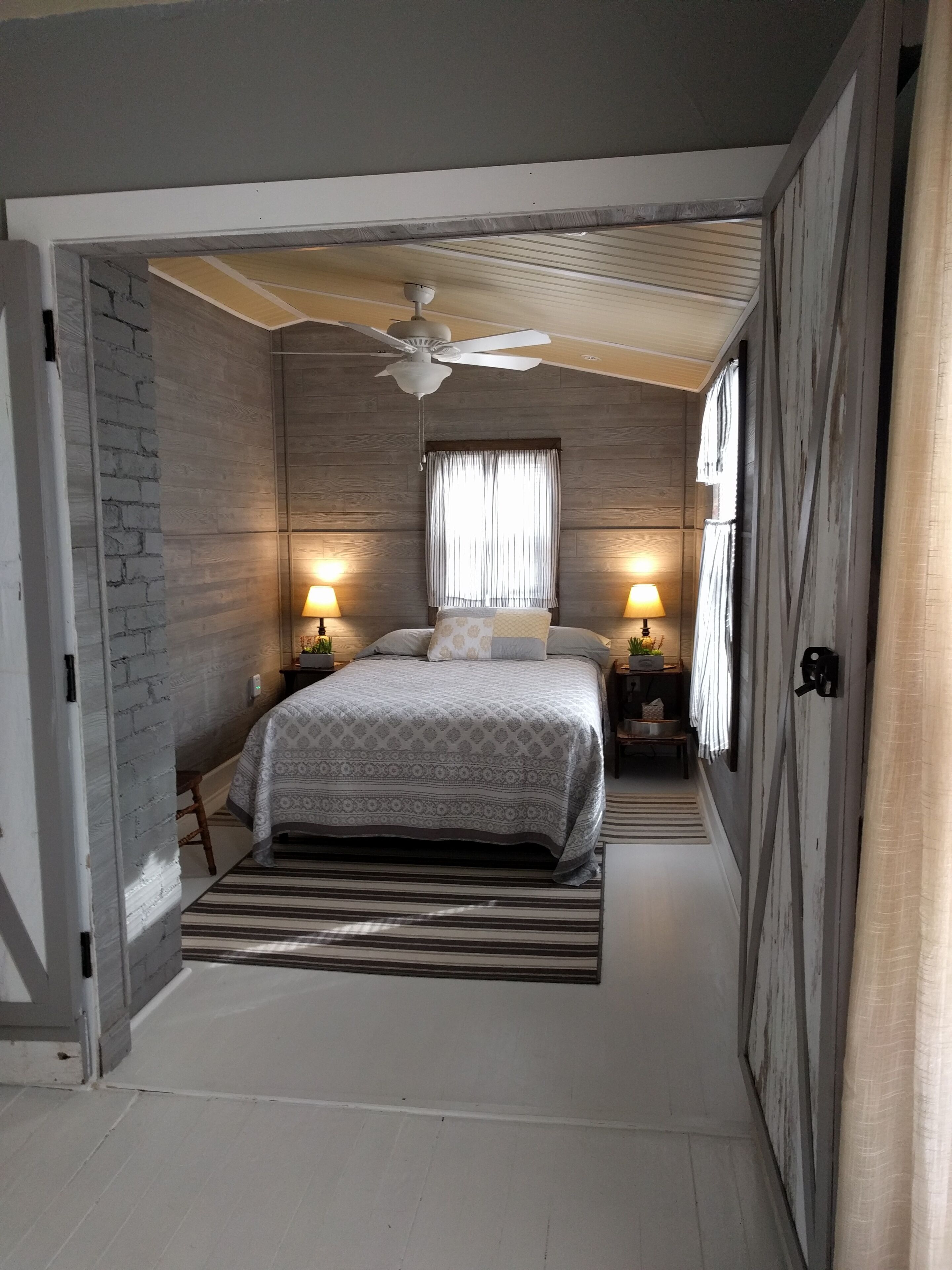 Double Bed.  Doors can be closed for privacy.  Adjoins twin.