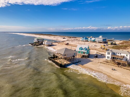West Beach - Newly Remodeled 4 Bedroom Gulf-front Beachhouse on Quiet West End o